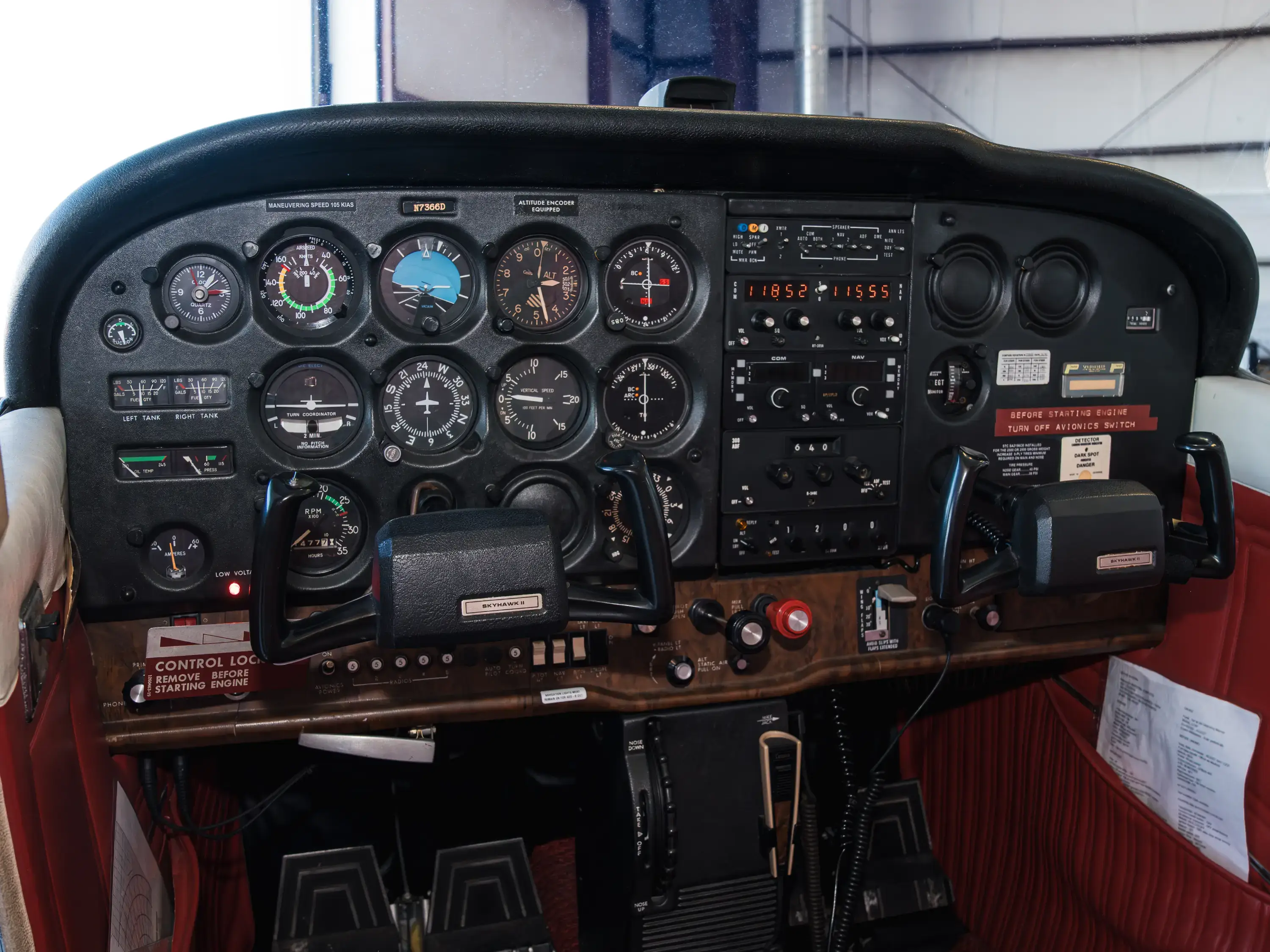 Cockpit view of Cessna 172N N7366D